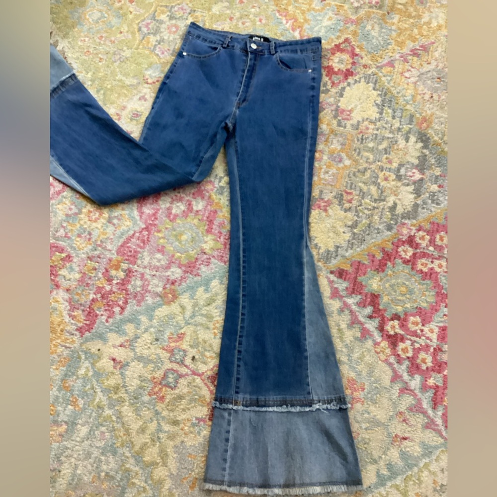 Classic Blue B Collection Retro Bell Bottom Jeans Sz Medium - Picture 6 of 11